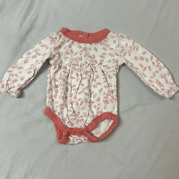 Burt's Bees Baby - Hoodie and long sleeve onesie. Newborn - Picture 2 of 8